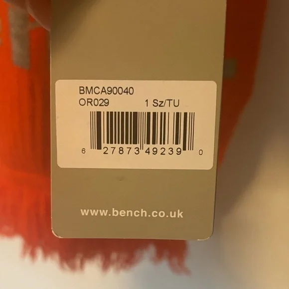 Bench- NET- super soft scarf - Picture 5 of 5